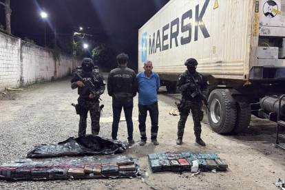 Policía decomisó 64 kilos de cocaína en Guayaquil durante un operativo contra el narcotráfico.