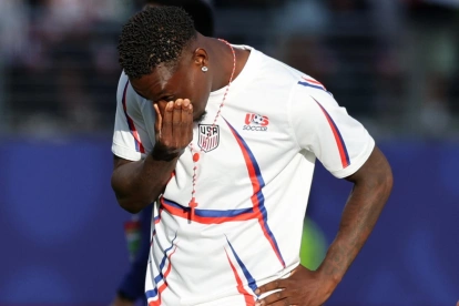 Folarin Balogun, jugador de EE. UU. expulsado en el Mundial 2026. La FIFA lo perdonó.