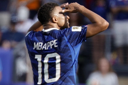 Kylian Mbappé, figura de Francia en el Mundial 2026, respondió a senadora paraguaya.