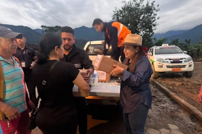 El Gobierno Nacional ha entregado medicinas y kits a las familias afectadas por le aluvión en Zamora Chinchipe.