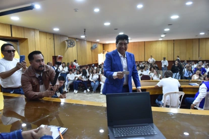 El exalcalde Jorge Yunda recuperará su registro electoral en Quito luego de que el TCE dispusiera corregir el padrón del CNE oficialmente.