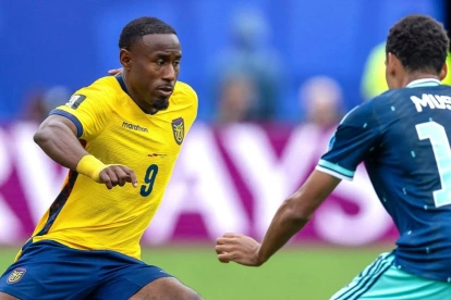 John Yeboah durante un partido de la fase de grupos de la Copa Mundial de la FIFA 2026.
