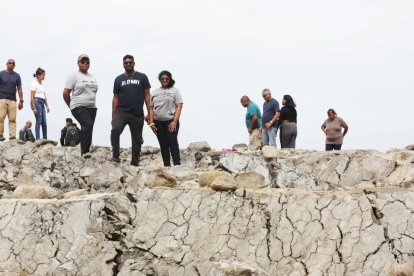 Los devastadores terremotos registrados en Venezuela han alterado geológicamente partes de la costa suroeste de la vecina isla de Trinidad, donde se ha elevado el terreno y han muerto cientos de animales marinos.