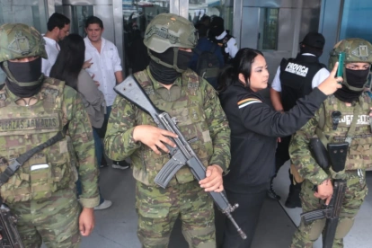 Militares refuerzan la seguridad durante el traslado del alcalde Aquiles Álvarez a una clínica