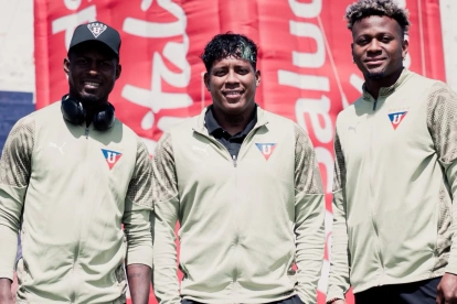 Leonel Quiñónez, Richard Mina y Michael Estrada, jugadores de Liga de Quito.