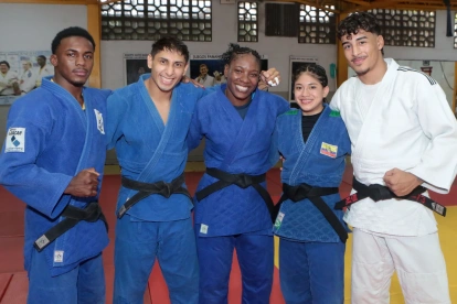 Integrantes de la selección ecuatoriana de judo durante una jornada de entrenamiento.