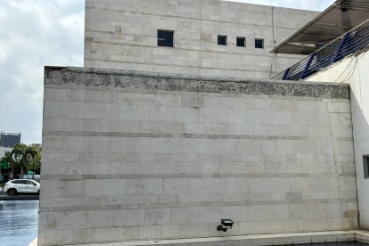 Un tramo de la fachada del MAAC, en Guayaquil.