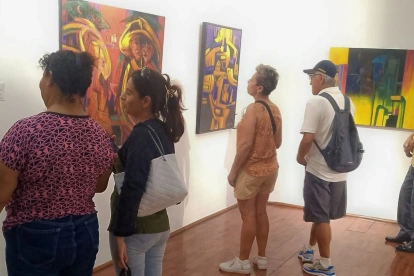 En la Casa de la Cultura, núcleo de Guayas, se realiza la exposición "Cartología Ancestral", del artista plástico visual Persi Izquierdo.