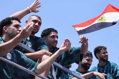 La selección de Egipto regresa a casa recibida como héroes tras alcanzar los octavos del Mundial 2026.