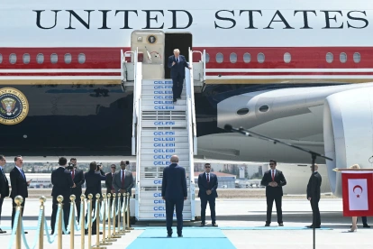 El presidente estadounidense Donald Trump anunció el miércoles que no utilizará el nuevo Air Force One, un Boeing 747 que le obsequió a Catar.