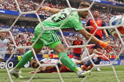 Unai Simón vio su récord caer ante Bélgica en el Mundial 2026.