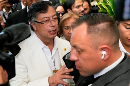 El presidente de Colombia, Gustavo Petro, sale tras una ceremonia conmemorativa del bicentenario del Congreso Anfictiónico de Panamá, el 22 de junio de 2026.