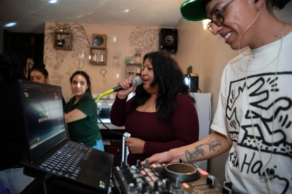 El concepto alcanzó notoriedad internacional en 2020 gracias a iniciativas como The Coffee Party, creada en Toronto por cinco amigos que buscaban una alternativa a la vida nocturna tradicional.