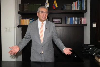 José Cabrera, presidente del Consejo Nacional Electoral, asegura que el calendario para las elecciones seccionales de 2026 avanza conforme a lo previsto y defiende la imparcialidad del organismo.