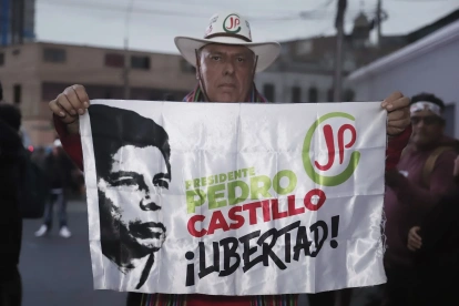 Seguidor del expresidente de Perú, Pedro Castillo, en Lima.