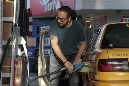 Los transportistas de taxis reciben una compensación mensual por los combustibles desde junio de 2024  (foto referencial).