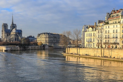 Vista de París, eje de la red urbana de frío que reemplaza al aire acondicionado en edificios emblemáticos.