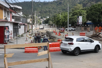 Los trabajos ya se realizan en la calle de Miraflores.