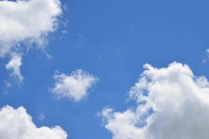 Referencial. Cielos despejados en la Sierra, con radiación solar extrema este 14 de julio.