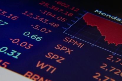No basta con modificar las reglas de negociación si seguimos teniendo una oferta limitada de instrumentos de inversión. Un mercado crece cuando genera oportunidades tanto para quienes buscan financiamiento como para quienes desean invertir.