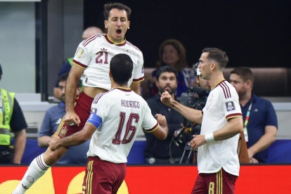 España buscará ser campeón del mundo por segunda vez: Mikel Oyarzabal (21) marcó el primero contra Francia.