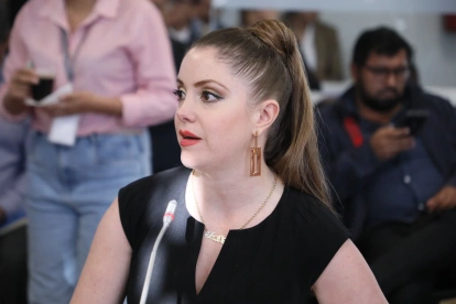 Mónica Palacios ofreció una rueda de prensa tras ser notificada durante la sesión del Pleno de la Asamblea Nacional.
