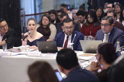 Los asambleístas Blasco Luna, Lenín Barreto y Mónica Palacios sustentaron la acusación contra Inés Manzano con base en observaciones de la Contraloría.