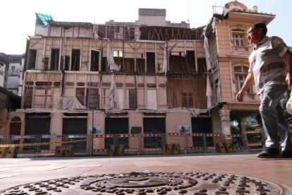 A la Casa Tola, antiguo Consulado de Mónaco en Guayaquil, la vemos derrumbarse poco a poco, pese a que forma parte del patrimonio arquitectónico de la ciudad.