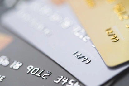 Tarjetas clonadas, un riesgo financiero que exige reclamos inmediatos y medidas de seguridad.