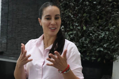 Carla Larrea es la precandidata a la Alcaldía de Quito por CREO.
