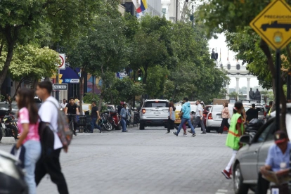 La avenida 9 de Octubre es uno de los principales ejes del corredor urbano verde propuesto para el casco central de Guayaquil.