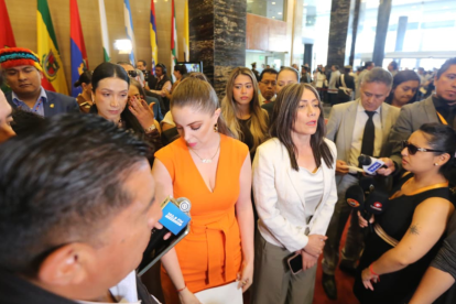 La bancada de la Revolución Ciudadana respaldó a Pabel Muñoz ante la sesión del Tribunal Contencioso Electoral por un caso de presunta violencia política de género.