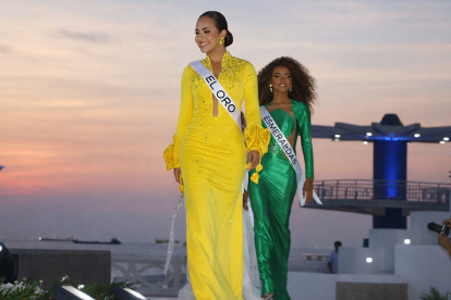 Las hermosas candidatas a Miss Universo Ecuador en la pasarela del malecón de Ballenita