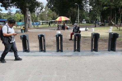 Las nuevas estaciones de QuitoBici comenzaron a instalarse en sectores estratégicos de la ciudad como parte del plan de movilidad sostenible.