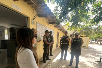 La legisladora Yahiren Noriega compartió en una transmisión en vivo, que no le permitieron ingresar a fiscalizar lo que ocurre en el Hospital de Yaruquí.