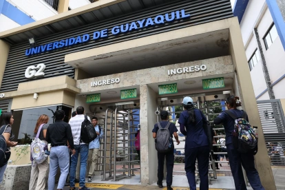 Exdocentes y trabajadores jubilados reclaman el cumplimiento de derechos reconocidos por ley.