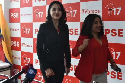 Verónica Silva presentó su renuncia a la precandidatura para la Prefectura de Pichincha por el Partido Socialista Ecuatoriano el sábado 18 de julio de 2026.