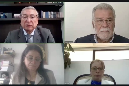 Consejeros electorales durante la sesión de este lunes 20 de julio.