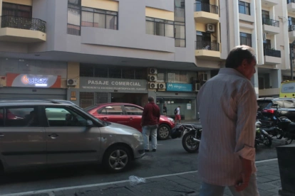 En este sector del centro de Guayaquil se registró la caída del hombre de 48 años.