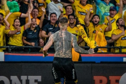 Darío Benedetto, delantero argentino, celebrando uno de sus goles de Barcelona SC.