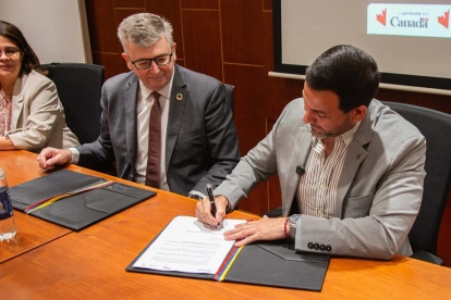 Ecuador y TFO Canadá suscribieron un memorando de entendimiento que formaliza la cooperación entre ambas instituciones.