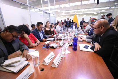 La Comisión de Fiscalización reinstaló la sesión del juicio político contra la exministra de Energía y Minas, Inés Manzano.