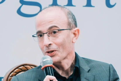 Yuval Noah Harari en una conferencia