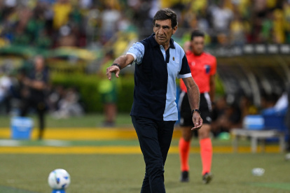 El entrenador argentino Gustavo Costas es el principal candidato a reemplazar a Tiago Nunes en la dirección técnica de Liga de Quito.