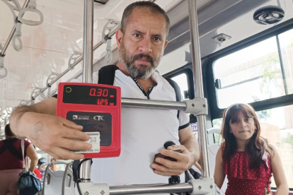 Los usuarios del transporte público de Cuenca deberán personalizar su tarjeta Movilízate para acceder al subsidio de 10 centavos que entrará en vigencia el 15 de agosto.