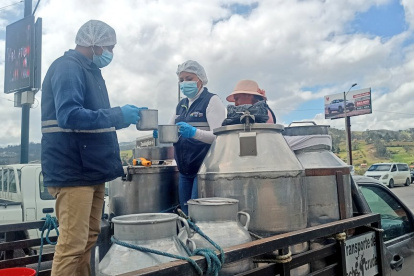 Personal técnico de Agrocalidad realiza evaluaciones del cumplimiento de parámetros de inocuidad y calidad en producción lechera