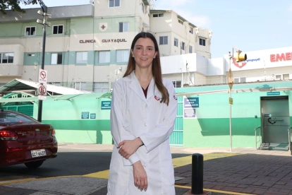 Mónica Gilbert lideró el equipo que realizó el primer trasplante de corazón en Guayaquil y continúa impulsando el desarrollo de la cirugía cardiovascular en Ecuador.