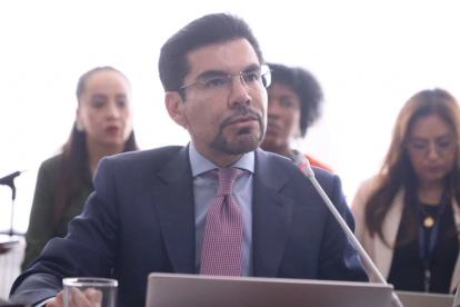 El fiscal general del Estado (e), Carlos Alarcón, defendió la actuación de la Fiscalía y afirmó que la suspensión del movimiento Amigo fue una decisión adoptada por el Tribunal Contencioso Electoral.