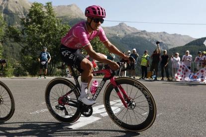 El ciclista ecuatoriano, Richard Carapaz, en el Tour de Francia 2026.