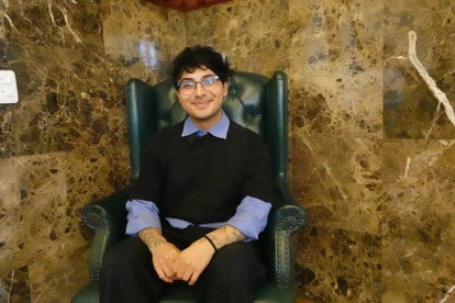 Carrasco creó la propuesta como su proyecto de titulación de Carrasco en la carrera de Diseño de Medios Interactivos de la Universidad San Francisco de Quito (USFQ).
